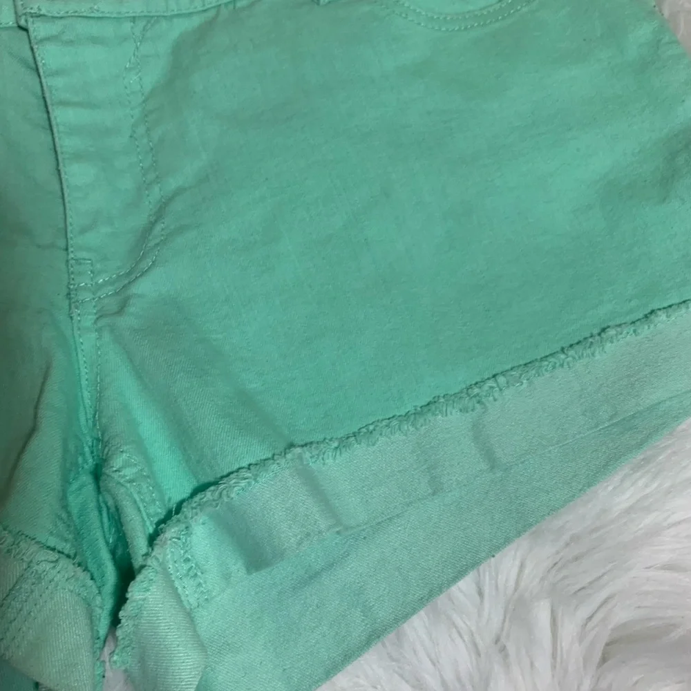 Express Womens Sz 14 Cuffed Mint Green Jean Shorts - Picture 3 of 11